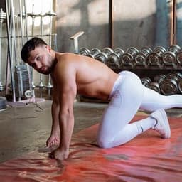 Clayton McLeod | Glute Transformation Coach